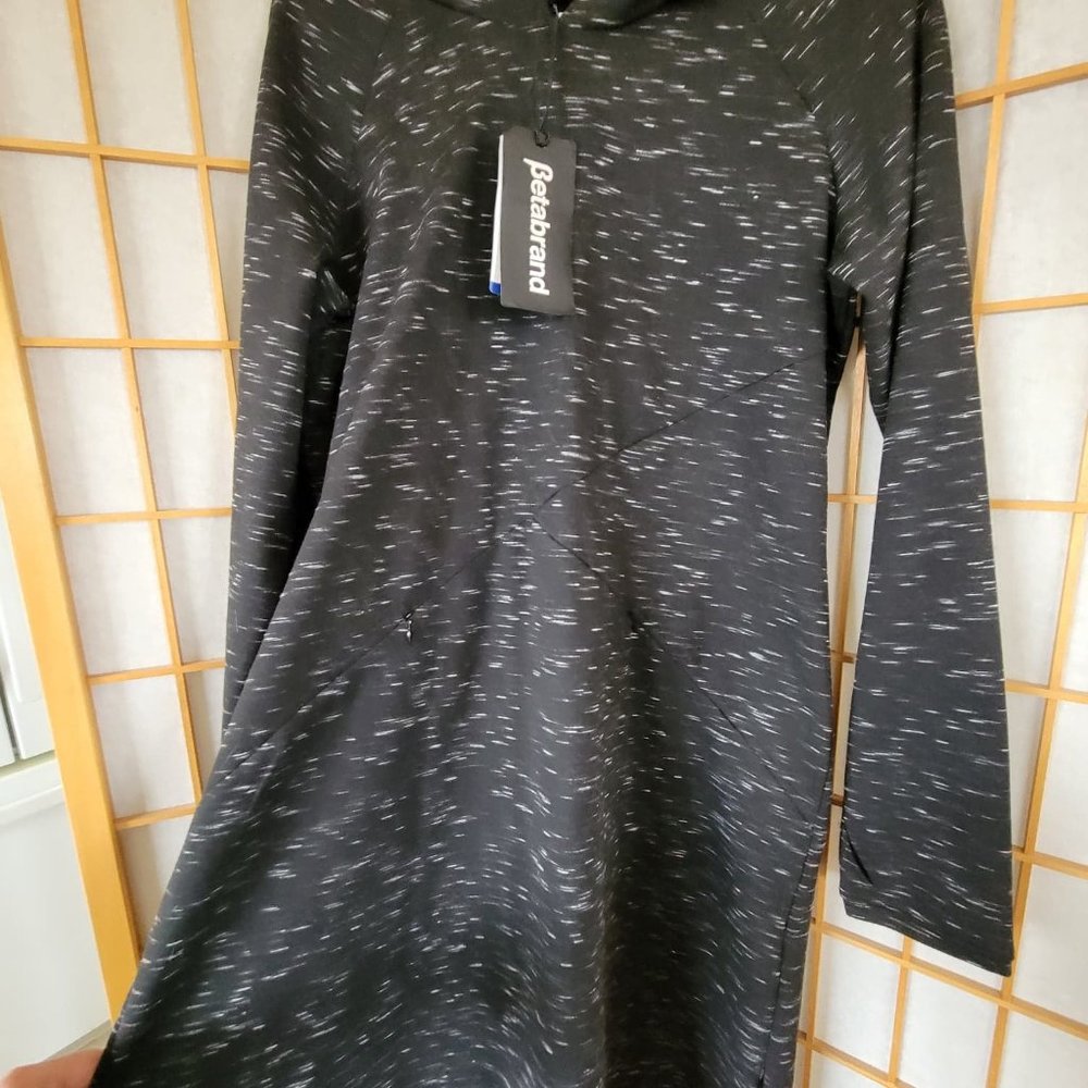 BetaBrand XL Hoodie Red Eye Travel Dress NWT